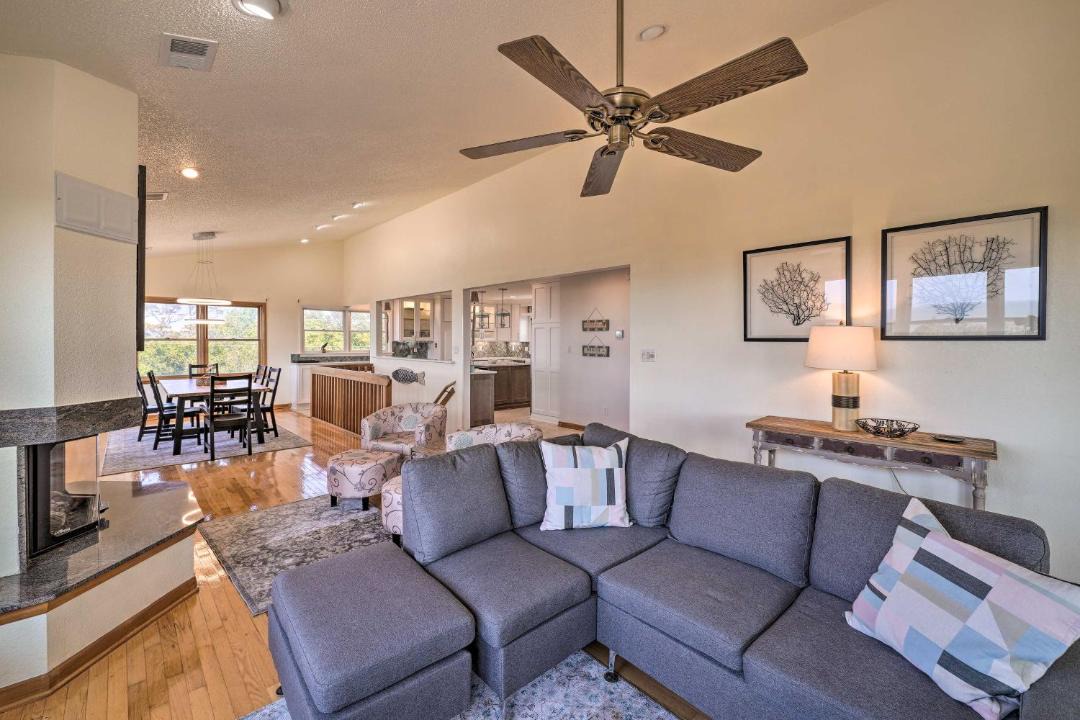Photo of Livingroom in Buxton