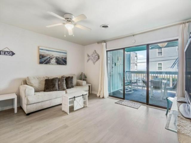Photo of Livingroom in Carolina Beach