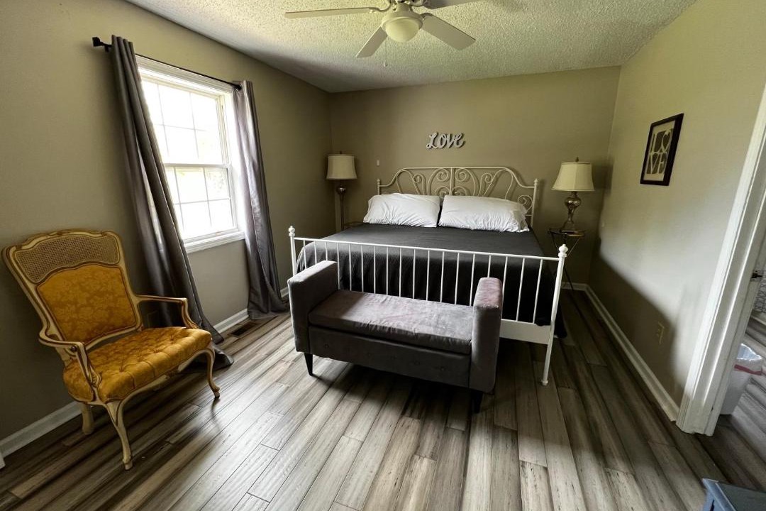 Photo of Bedroom in Weaverville
