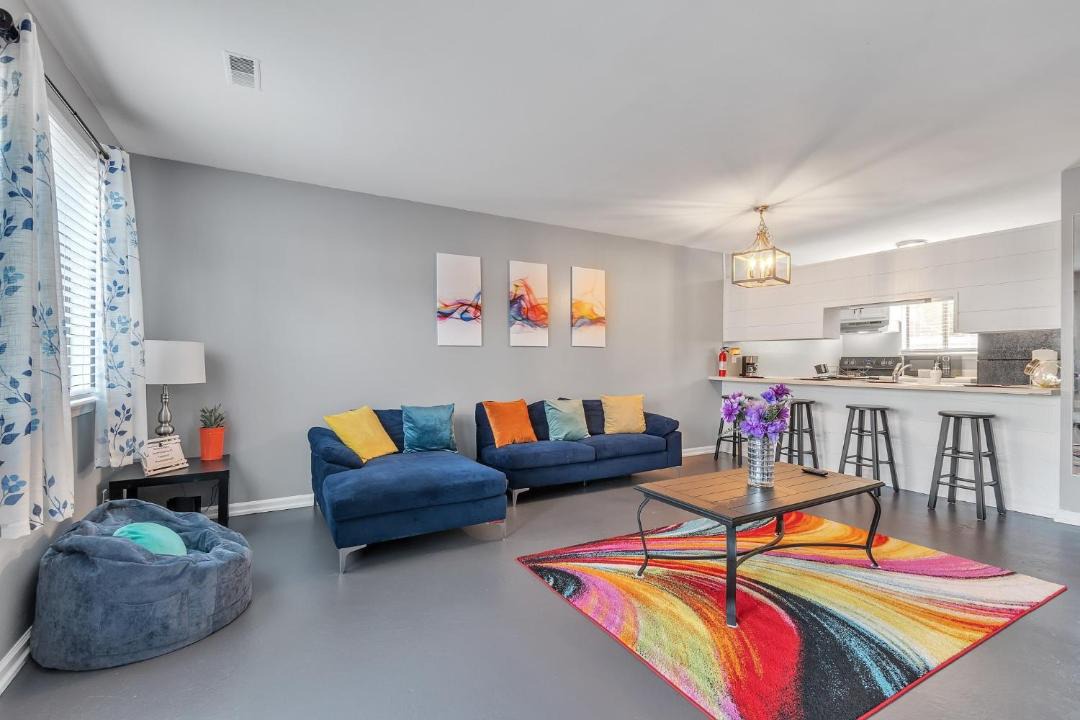 Photo of Livingroom in Northeast Raleigh