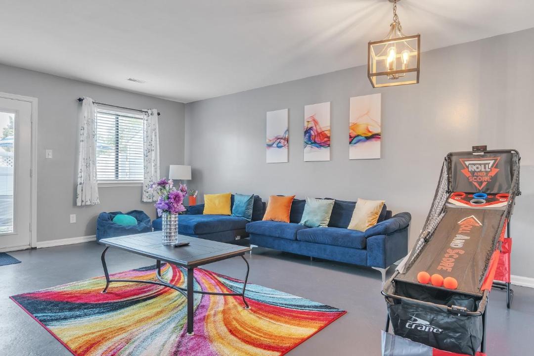 Photo of Livingroom in Northeast Raleigh