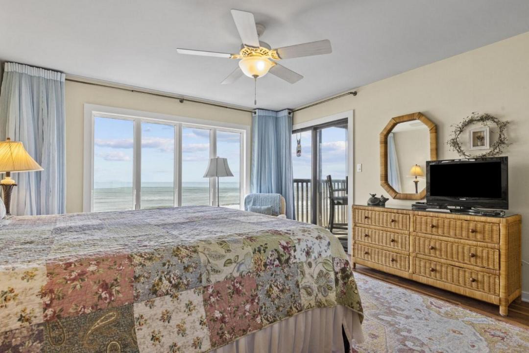 Photo of Bedroom in Pine Knoll Shores