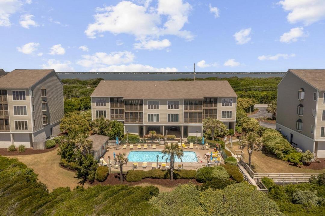 Photo of Buildings in Pine Knoll Shores
