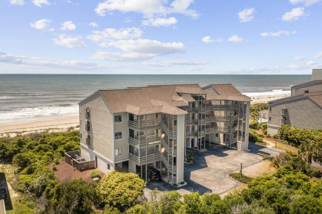 Photo of Buildings in Pine Knoll Shores
