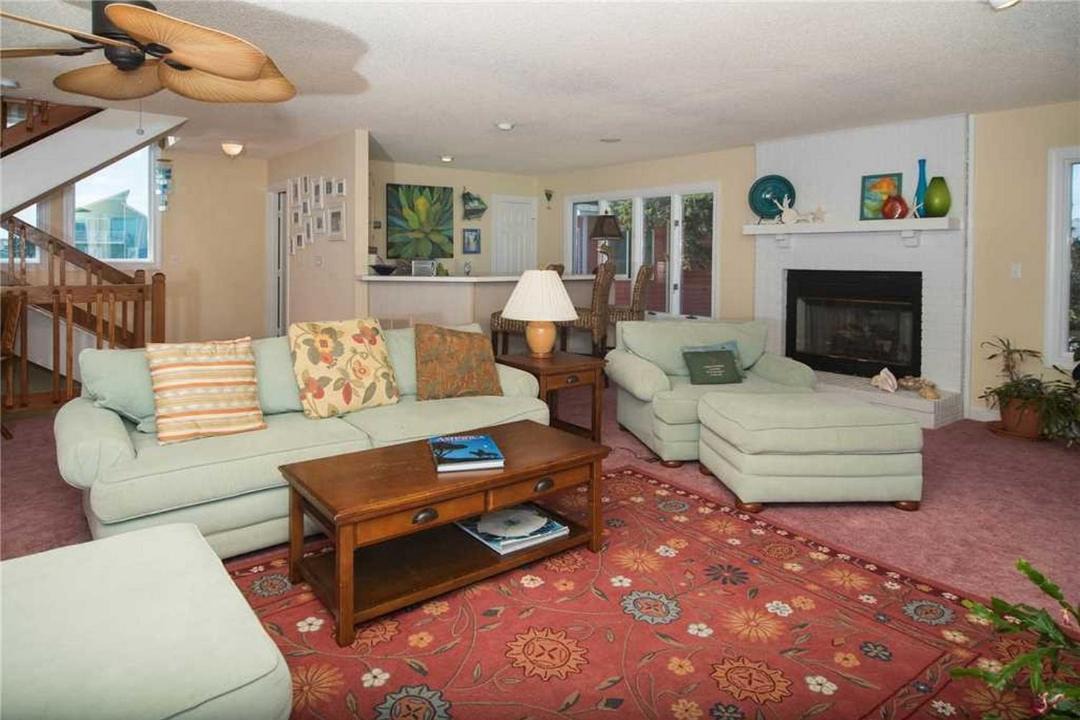 Photo of Livingroom in Atlantic Beach