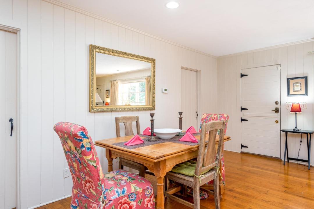 Photo of Livingroom in Laurel Park