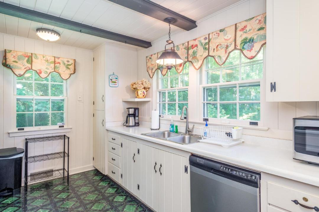 Photo of Kitchen in Laurel Park