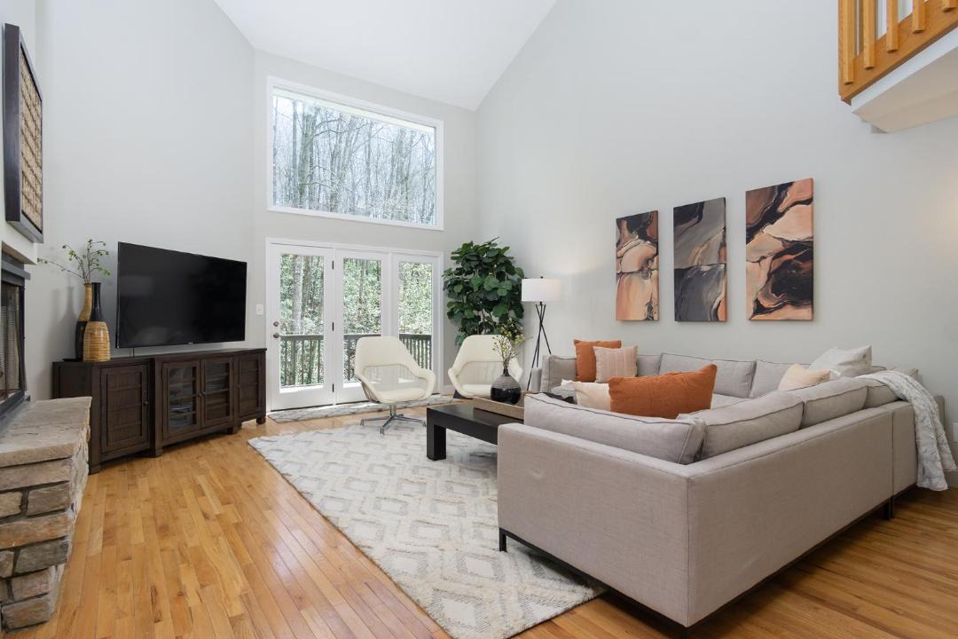 Photo of Livingroom in Fairview