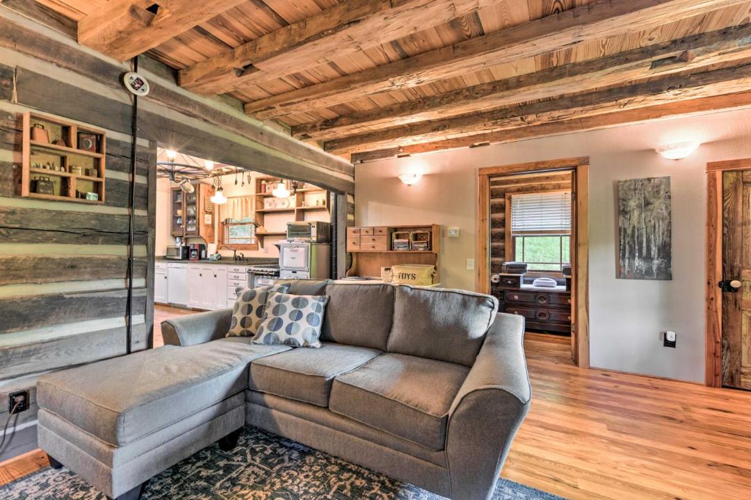 Photo of Livingroom in Clyde
