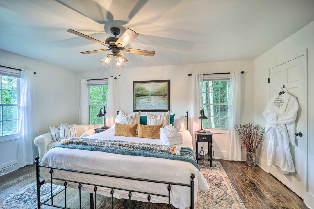 Photo of Bedroom in Sugar Grove