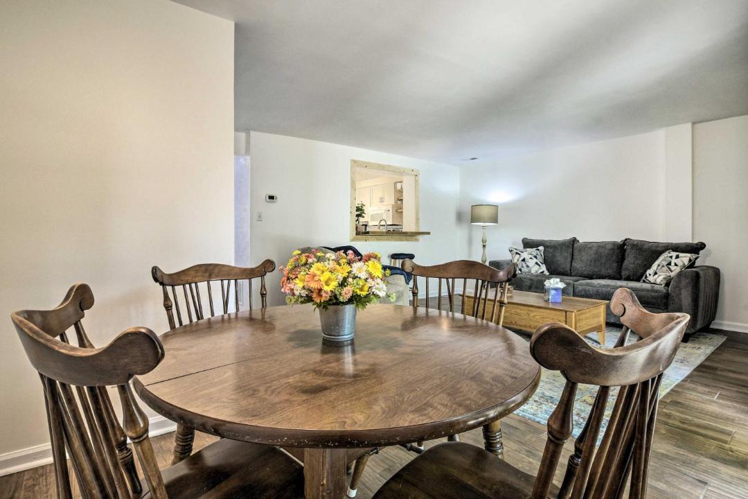 Photo of Livingroom in Taylor's Pond