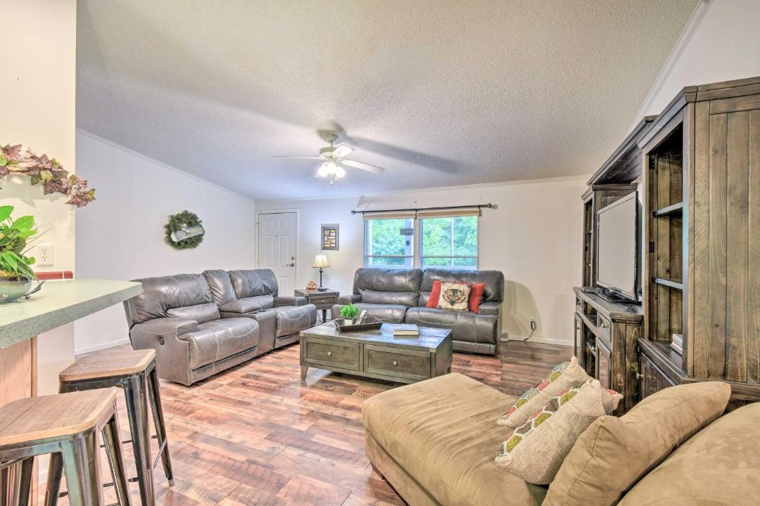 Photo of Livingroom in Robbinsville