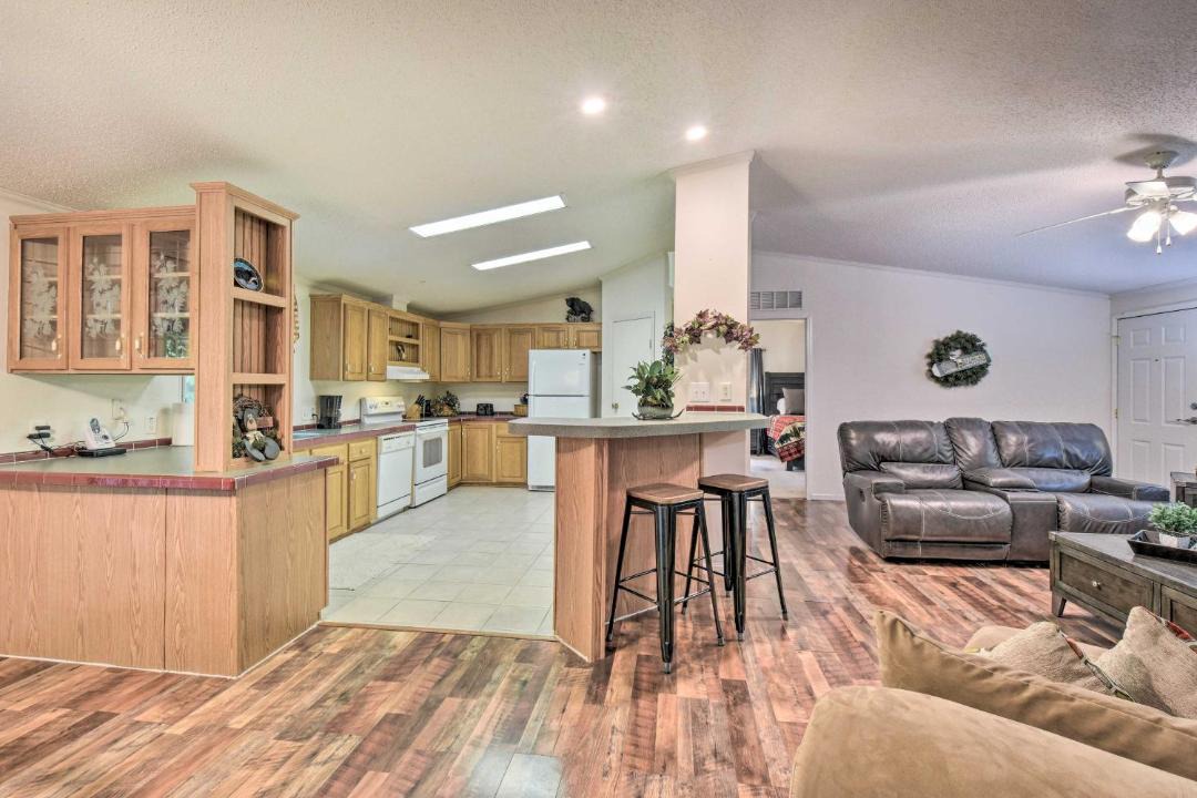 Photo of Livingroom in Robbinsville