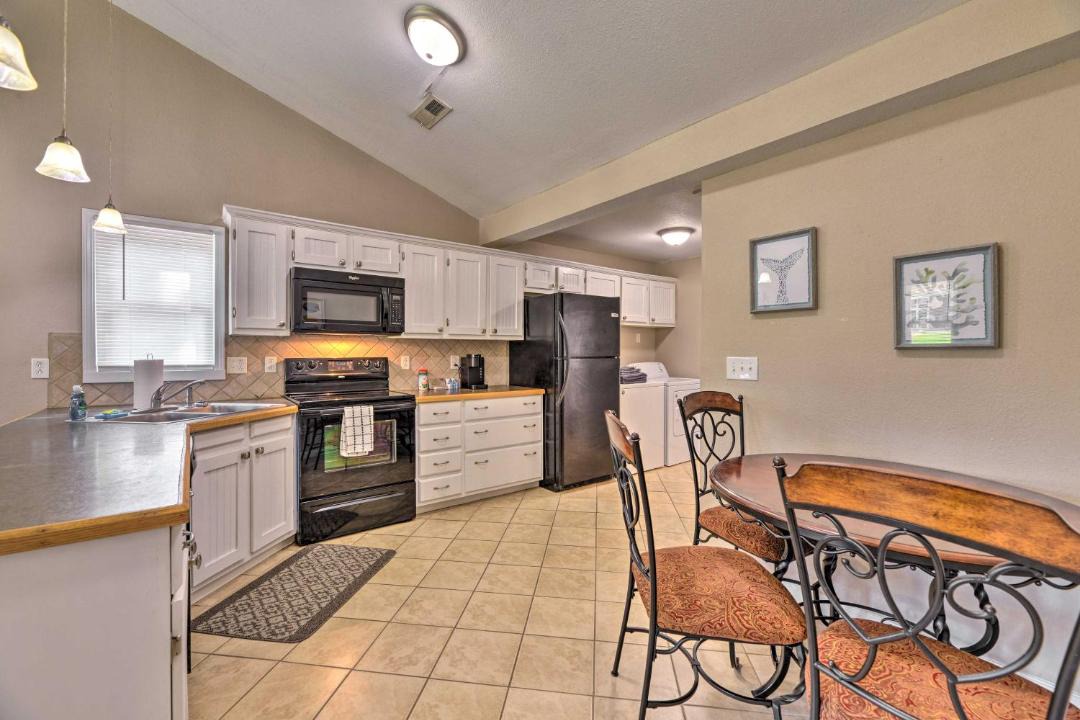 Photo of Livingroom in Pantego