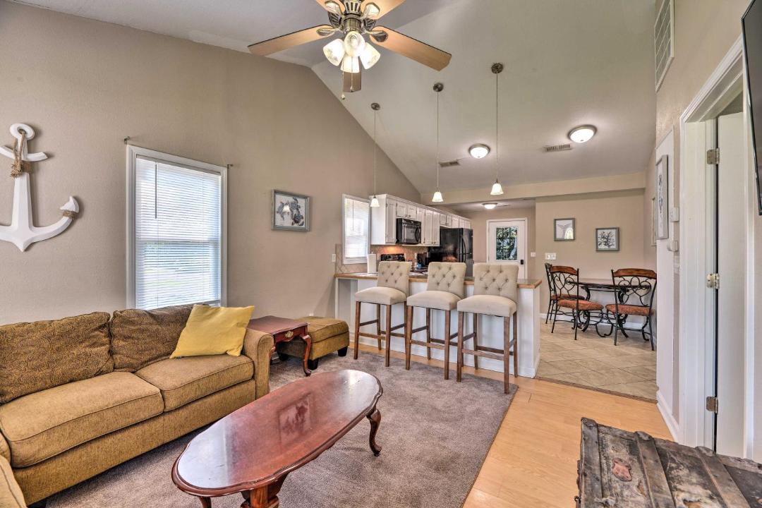 Photo of Livingroom in Pantego