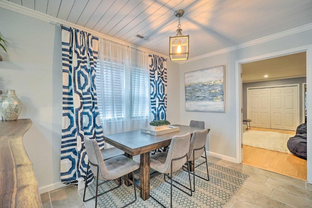Photo of Livingroom in Ogden