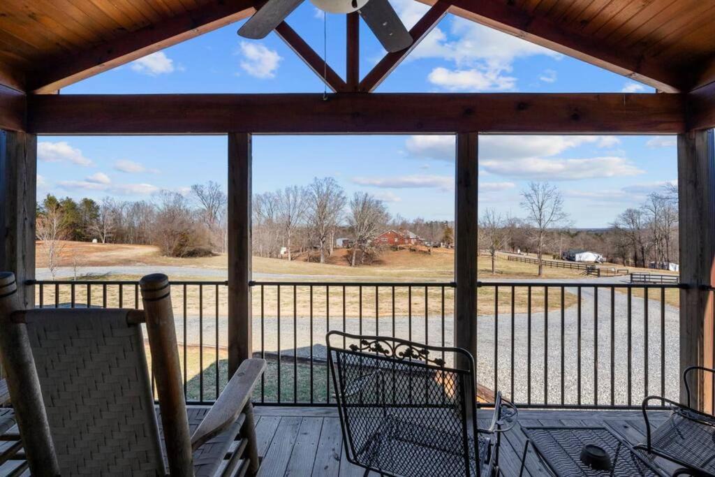 Photo of Patio Balcony in Tryon