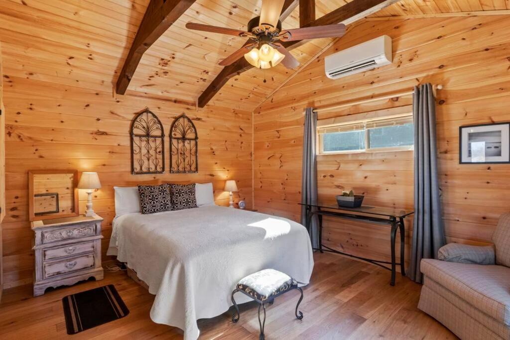 Photo of Bedroom in Tryon