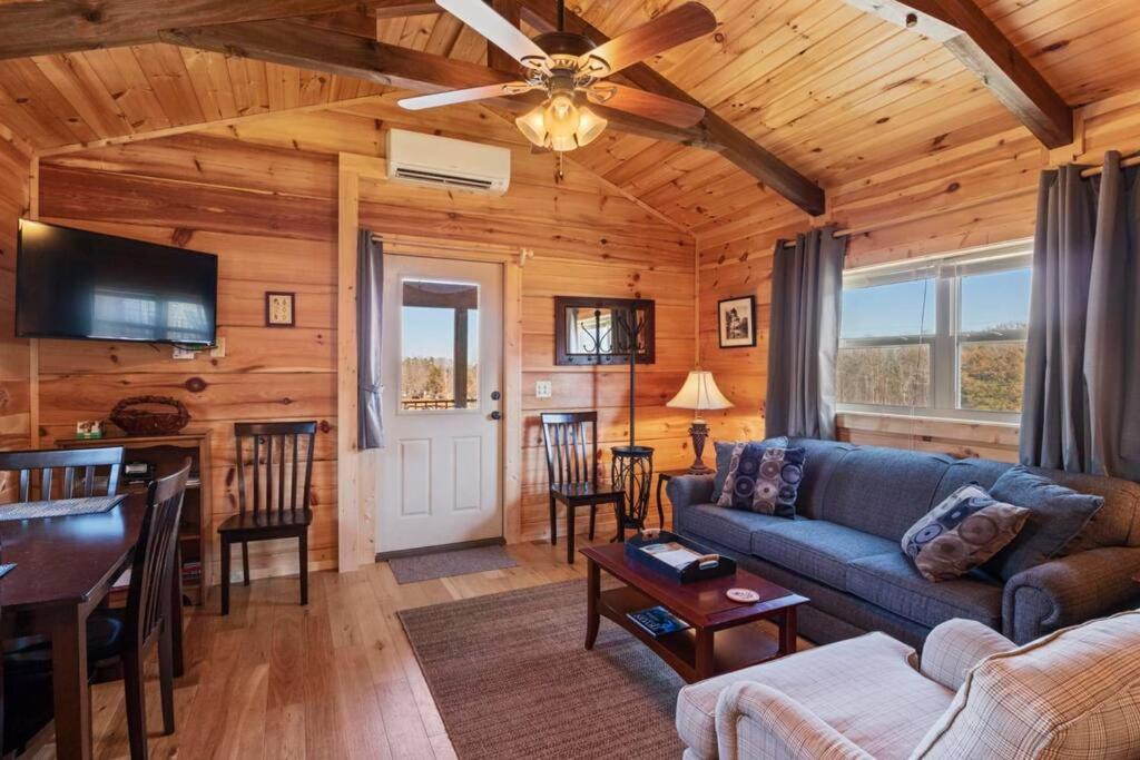 Photo of Livingroom in Tryon