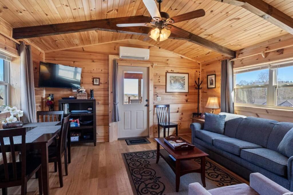 Photo of Livingroom in Tryon