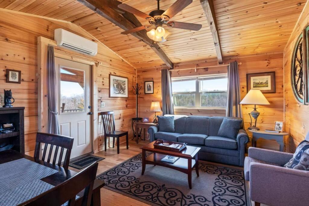 Photo of Livingroom in Tryon