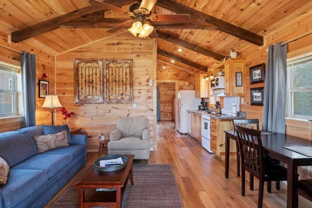 Photo of Livingroom in Tryon
