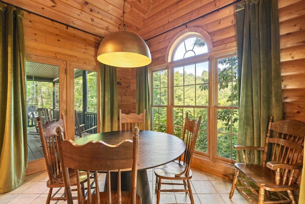 Photo of Livingroom in Bryson City
