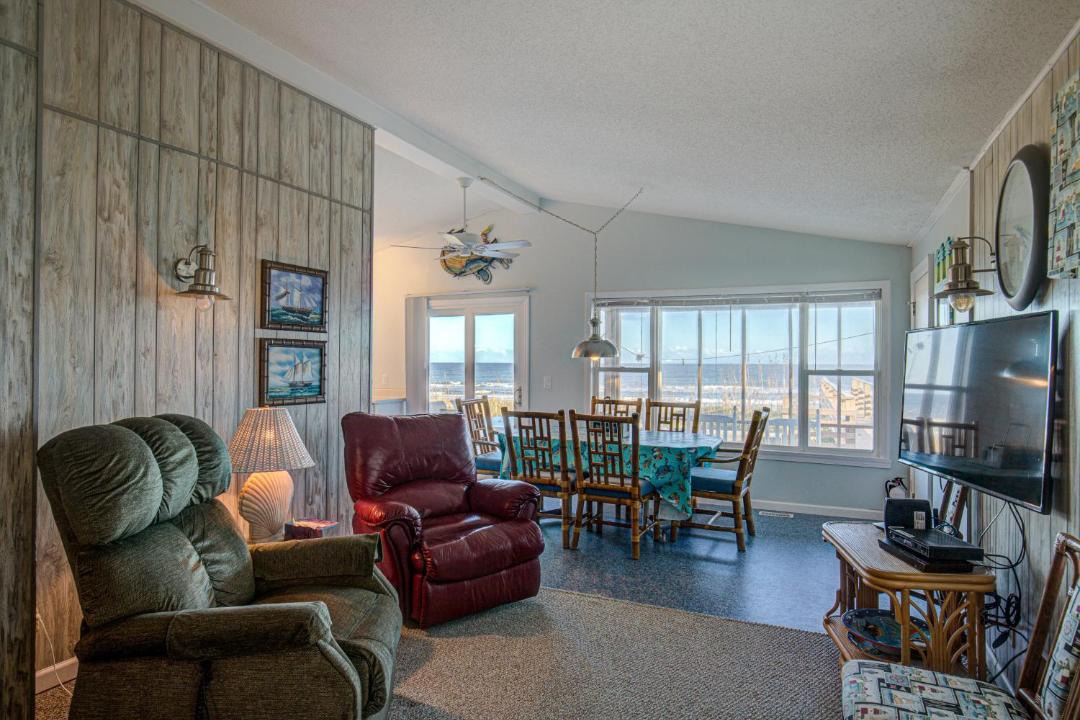 Photo of Livingroom in Topsail Beach