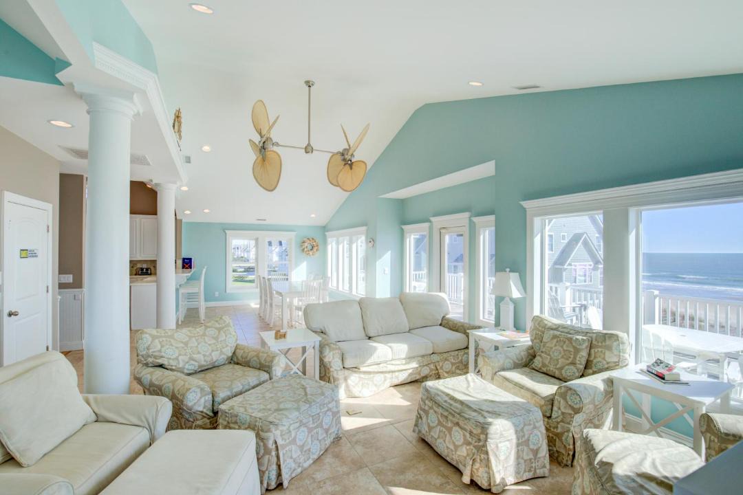 Photo of Livingroom in North Topsail Beach