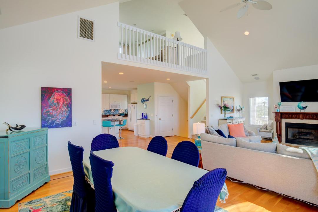 Photo of Livingroom in Village of Stump Sound