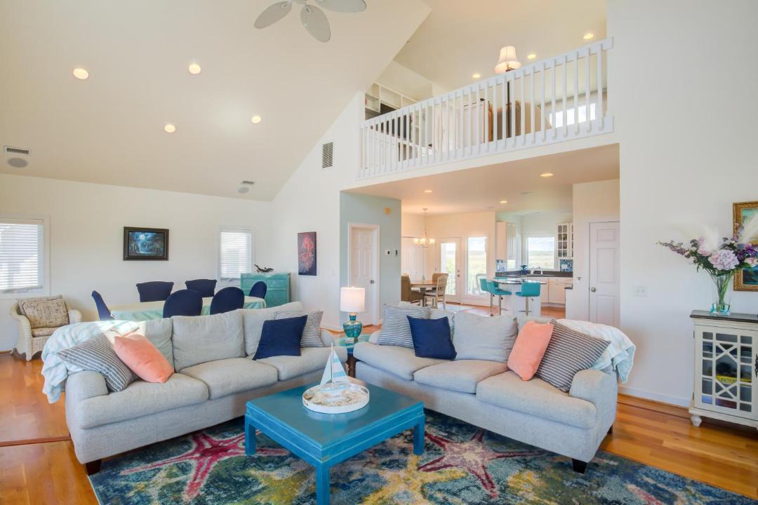 Photo of Livingroom in Village of Stump Sound