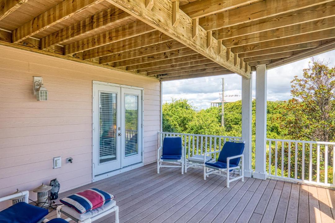 Photo of Patio Balcony in Village of Stump Sound