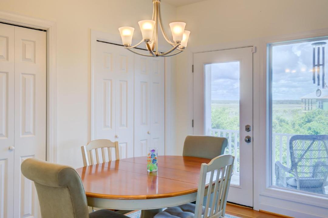 Photo of Livingroom in Village of Stump Sound