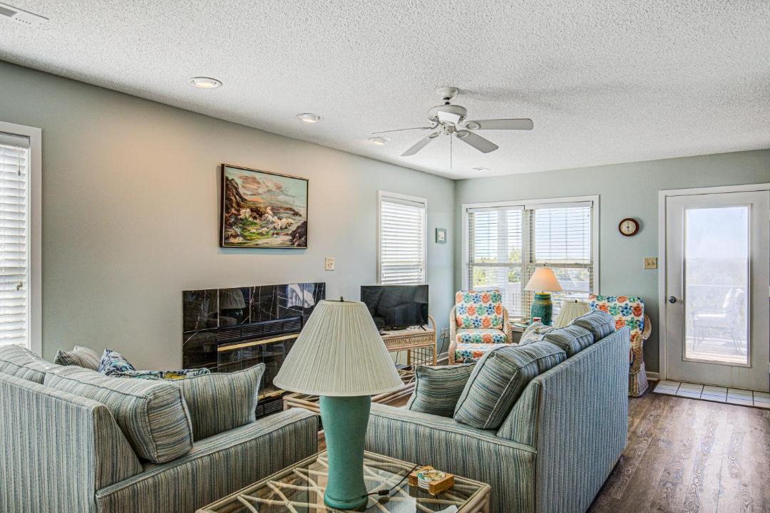 Photo of Livingroom in Topsail Beach