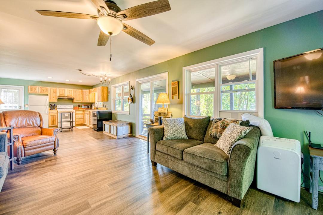 Photo of Livingroom in Maggie Valley