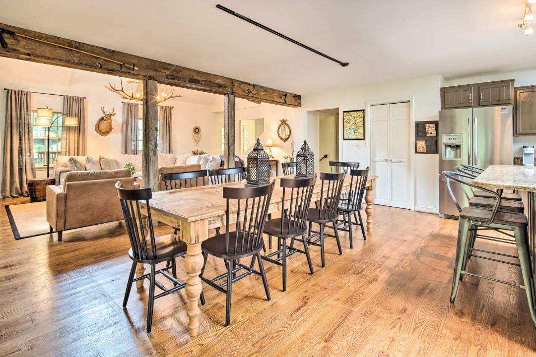 Photo of Livingroom in Chimney Rock