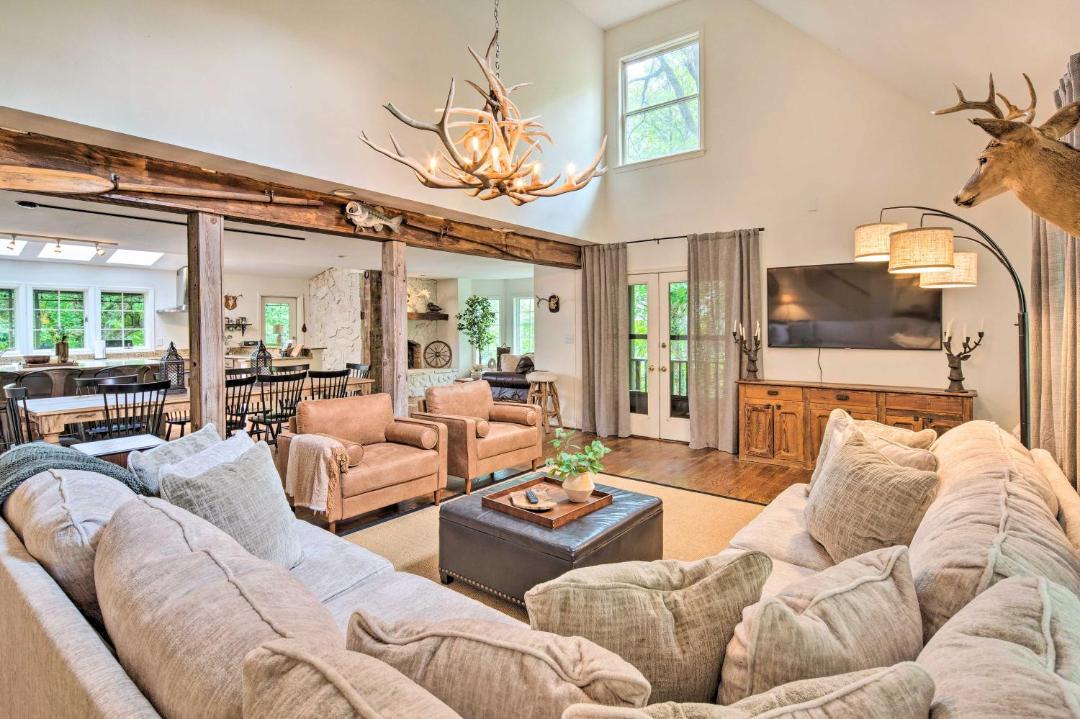 Photo of Livingroom in Chimney Rock