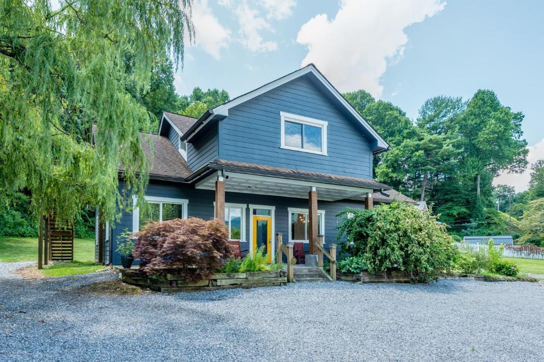 Photo of Buildings in Swannanoa