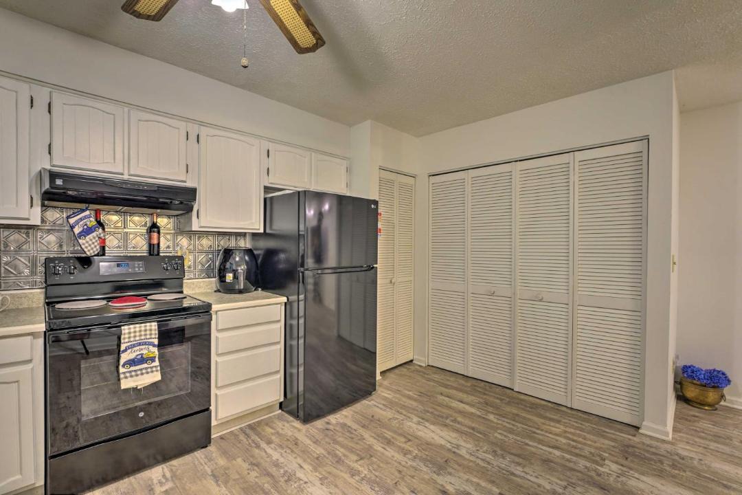 Photo of Kitchen in Bat Cave