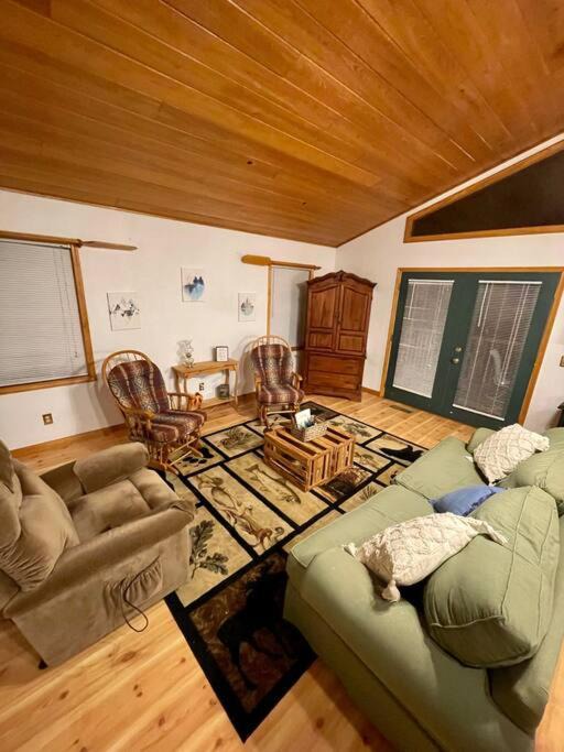 Photo of Livingroom in Robbinsville