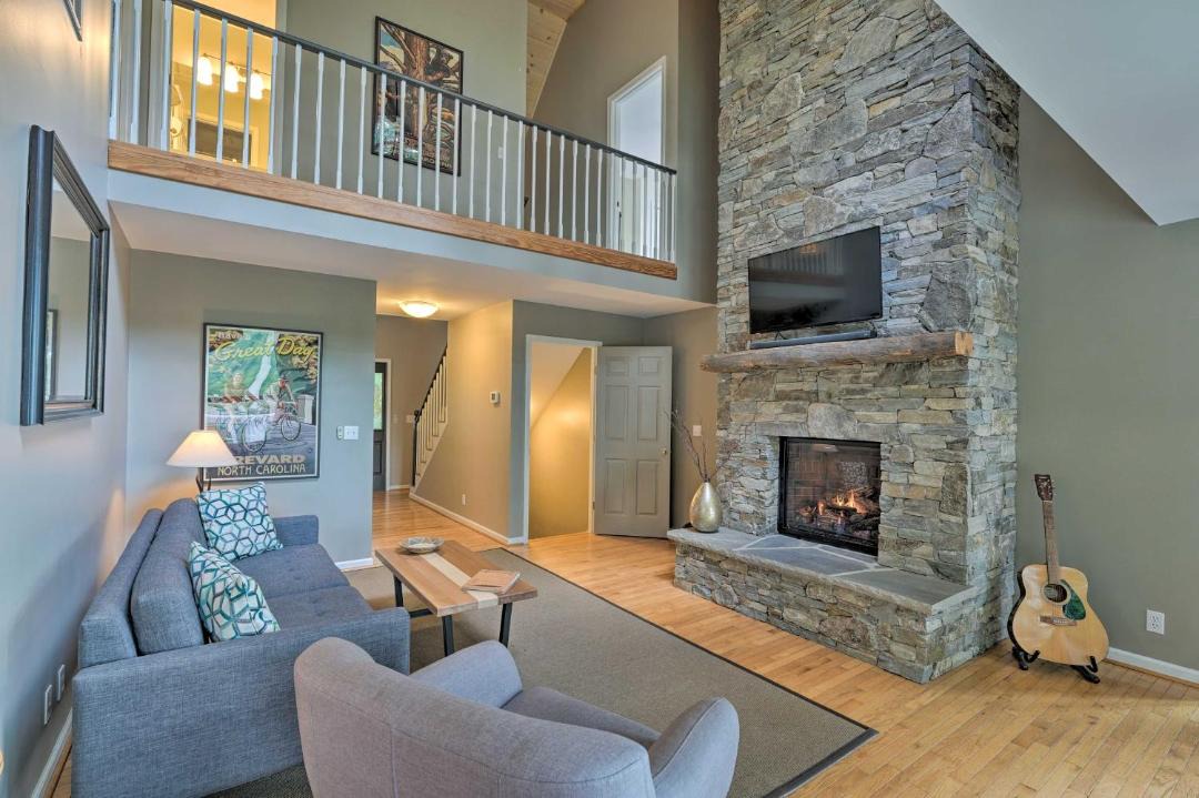 Photo of Livingroom in Pisgah Forest