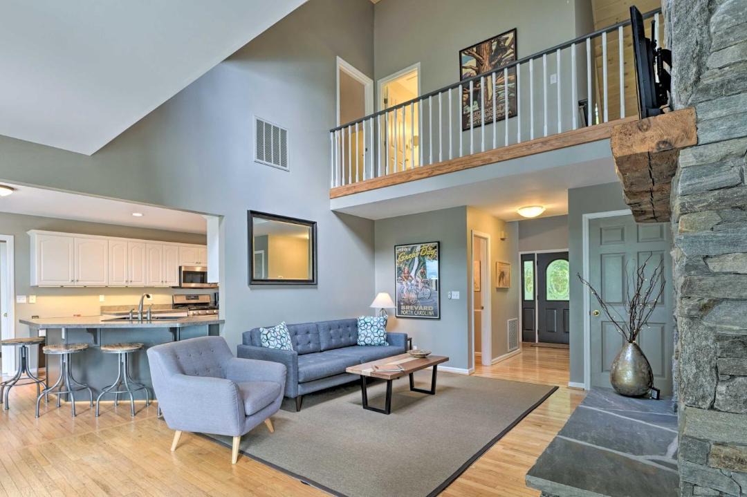 Photo of Livingroom in Pisgah Forest