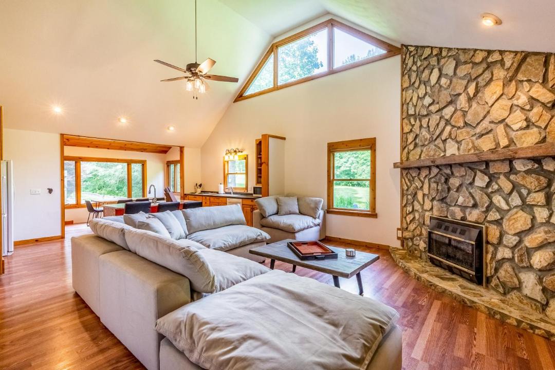 Photo of Livingroom in Whittier