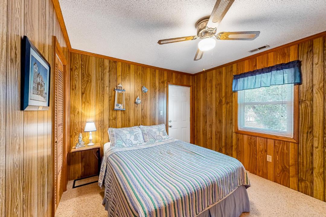 Photo of Bedroom in Colington