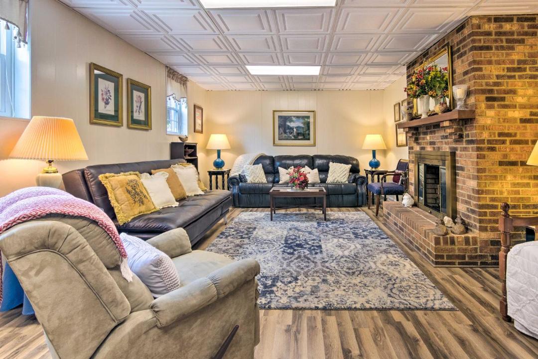Photo of Livingroom in Lenoir