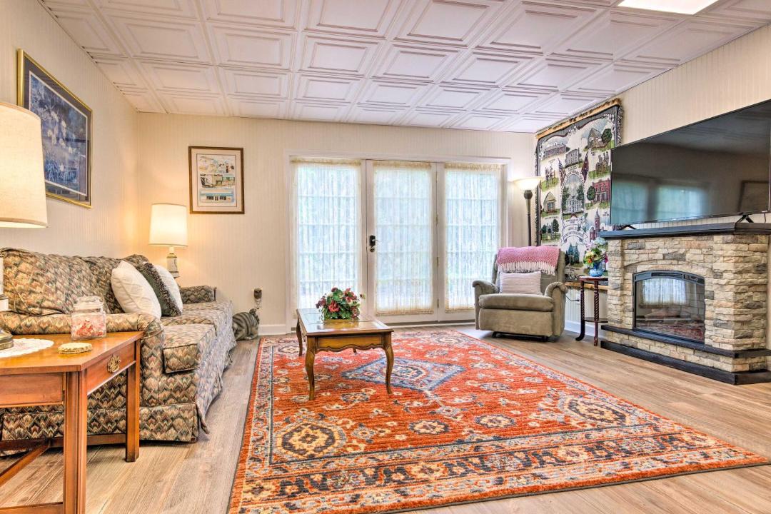 Photo of Livingroom in Lenoir