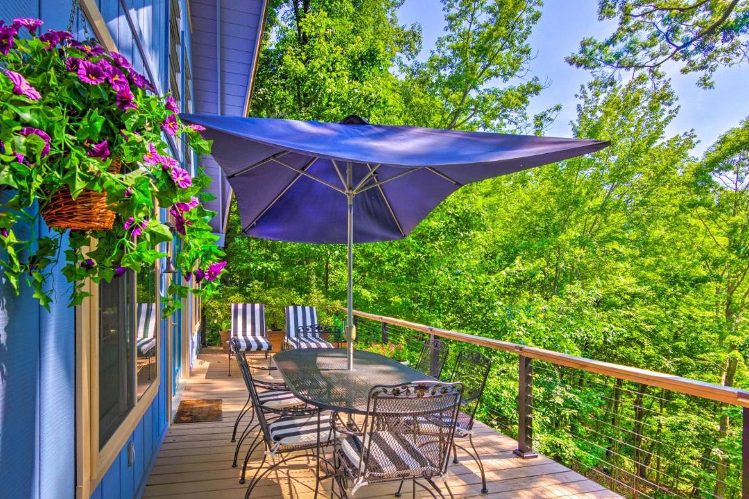 Photo of Patio Balcony in Lake Lure