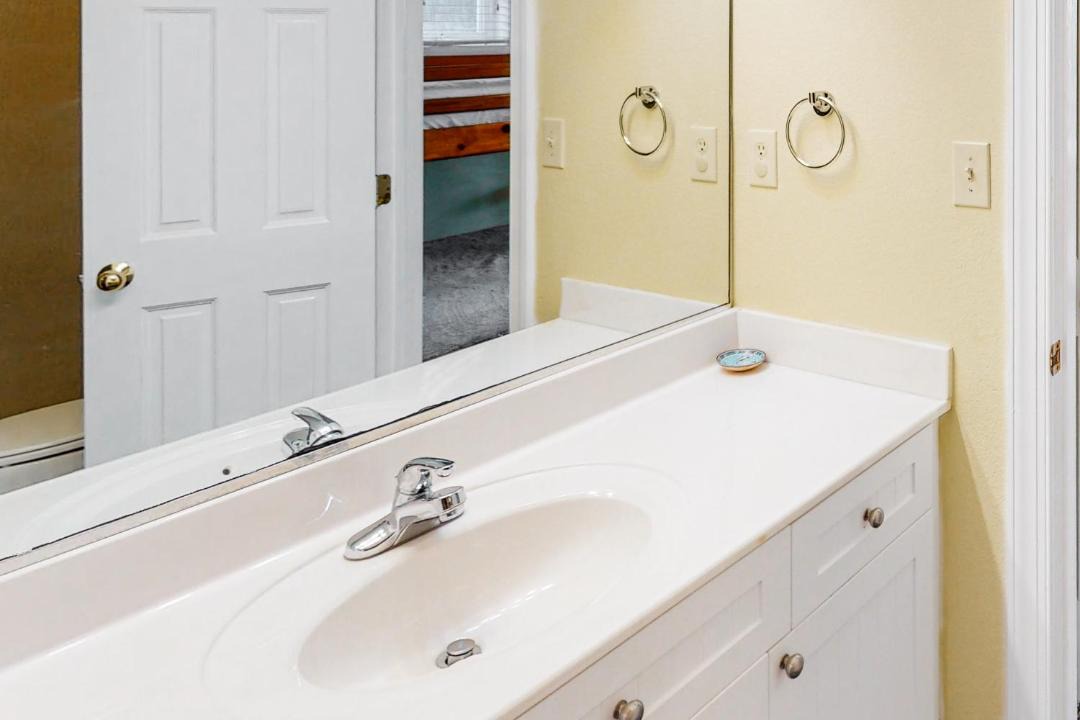 Photo of Bathroom in Farrow Shores