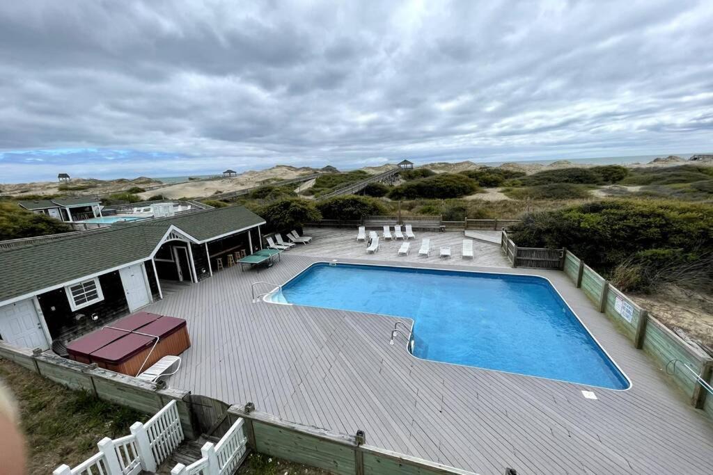 Photo of Others in Whalehead Beach