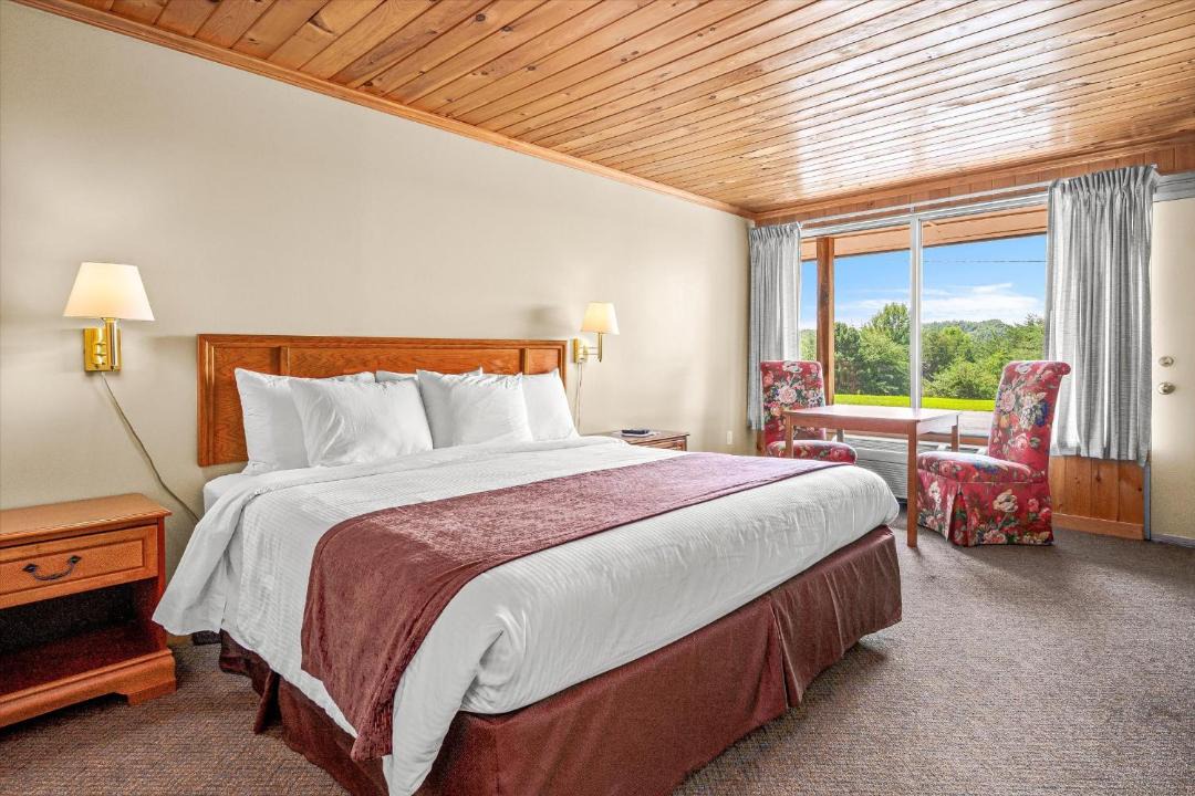 Photo of Bedroom in Saluda